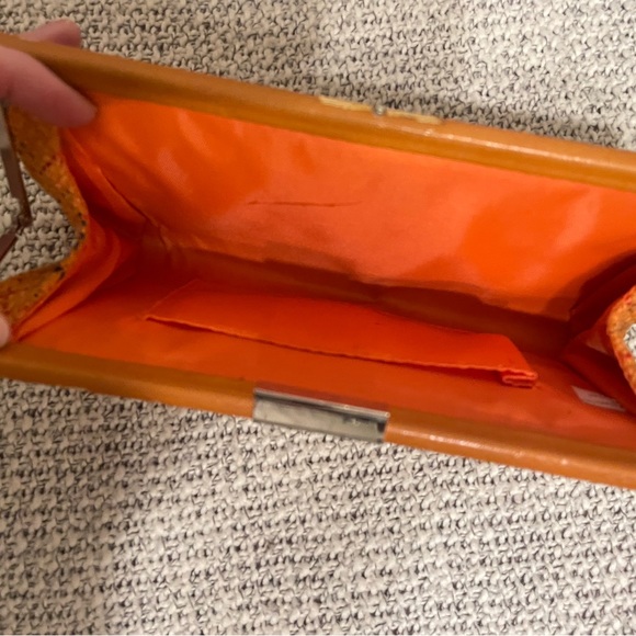 Clutch - Picture 3 of 4